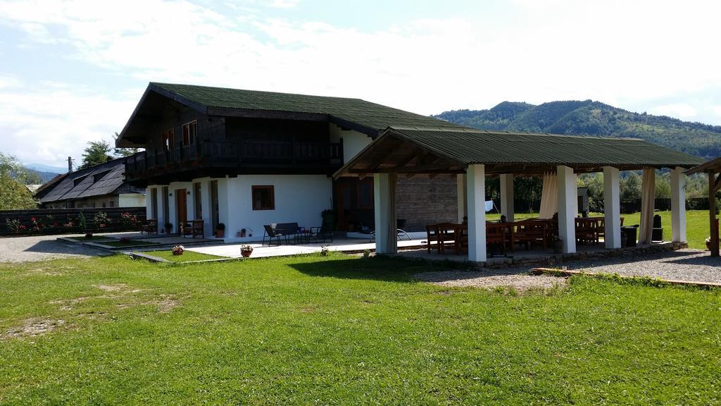 Landhaus Bed&Breakfast Viseu de Sus Bagian luar foto